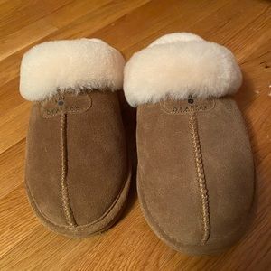 NWOT bearpaw slippers